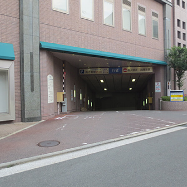 エトレとよなか地下駐車場